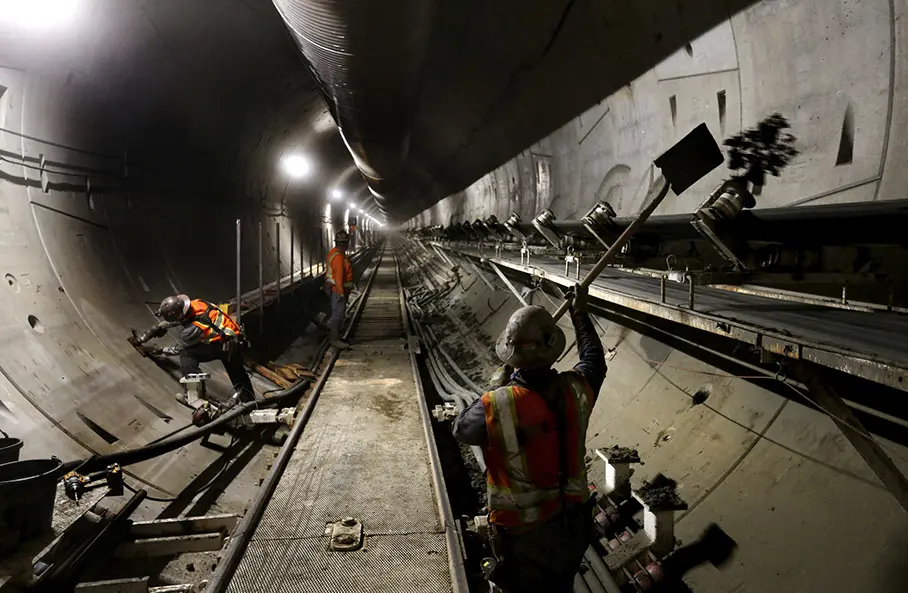 Tunnel transformer